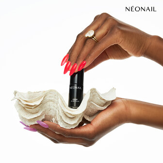 Manicure met de gelpolish kleur Glowing Coral