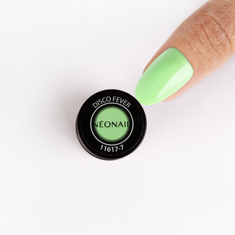 gelpolish in de kleur &#039;Disco Fever&#039; -zomerse groene tint van NEONAIL