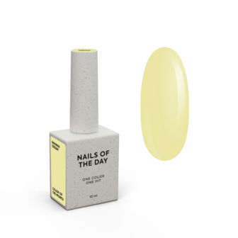 gelpolish in de kleur &#039;Banana Gelpolish&#039; van NAILS OF THE DAY - pastel gele tint