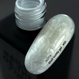 NAILSOFTHENIGHT Shell bottle gel 01