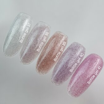 NOTD  Bottle Gel 39 van het merk Nails Of The Day - roze glitter tint