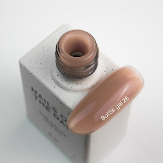 Bottle Gel 26 van Nails Of The Day - bruine tint