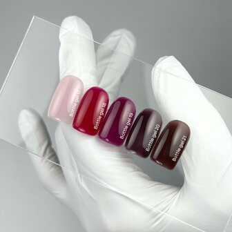 Bottle Gel 19 van het merk Nails Of The Day - donker rode tint