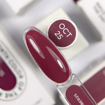 NOTD Color of the Month &ndash; October 2025 Toscano - donker rode tint