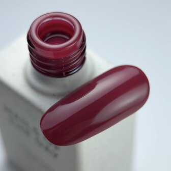 NOTD Color of the Month &ndash; October 2025 Toscano - donker rode tint