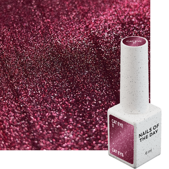 Cat Eye gelpolish van Nails Of The Day in de kleur11 -  donker rode tint met glitters 