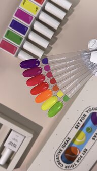 Gelpolish van Nails Of The Day in de kleur 'Banana'_Zomerse gele tint