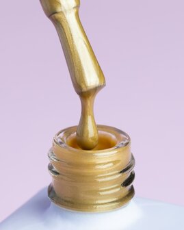 gelpolish van DNKa' in de kleur '0030 Cat's Eye Silk' - gouden tint 