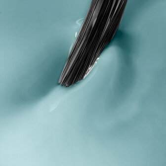 gelpolish in de kleur 'Brave Sky' van NEONAIL- blauwe pastel tint