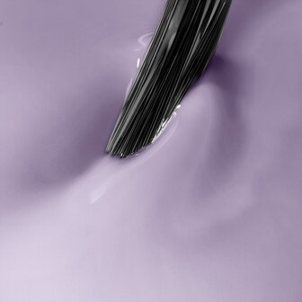 gelpolish in de kleur 'Lilac Awakening' van NEONAIL - pastel paarse tint