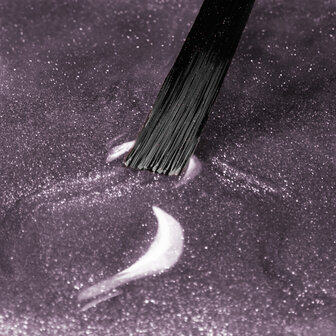gelpolish in de kleur 'Lavender Rise' van NEONAIL - paarse cat eye tin