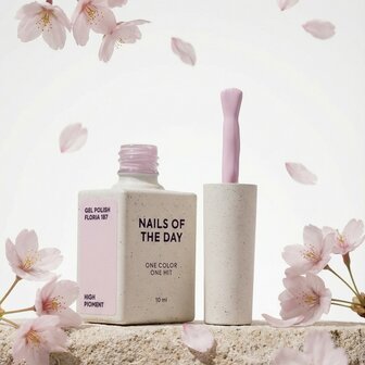 gelpolish in de kleur 'Floria ' van Nails Of The Day- roze pastel tint