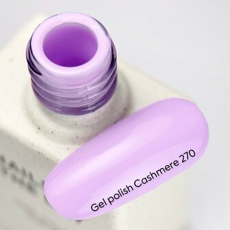 gelpolish in de kleur 'Cashmere' van Nails Of The Day - pastel paarse tint