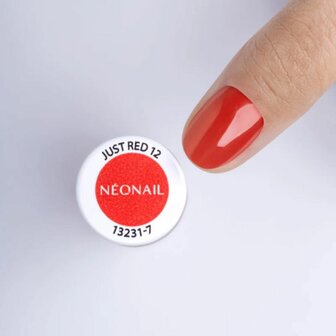 rode nagellak in het kleur 'Just Red 12' van NEONAIL