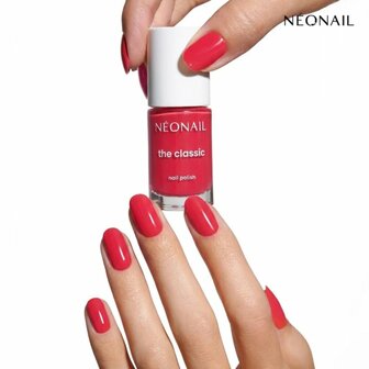 rode nagellak in het kleur 'Neon Coral 11' van NEONAIL