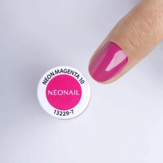 roze nagellak in het kleur 'roze nagellak in het kleur 'Electric Fuchsia 09' van NEONAIL' van NEONAIL 