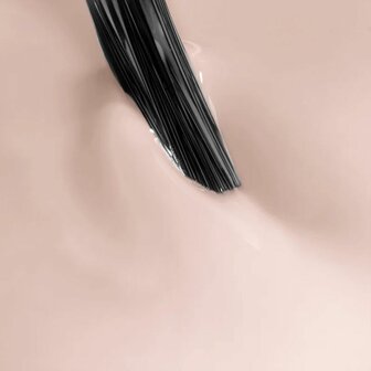 gelpolish in de kleur 'Soft Beige ' van NEONAIL - beige tint- Ready In One collection