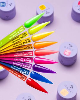 gekleurde builder gels van DNKa' op colorpops