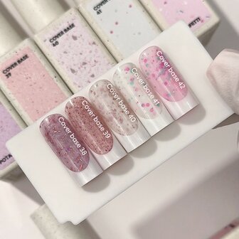  Cover base 41 van Nails Of The Day - witte tint