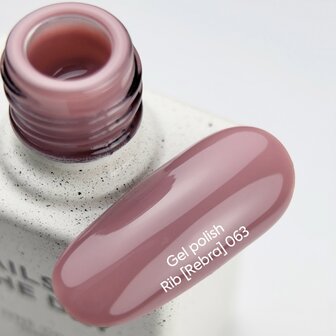 gelpolish van Nails Of The Day in de kleur 'Rebra' - roze herfst tint