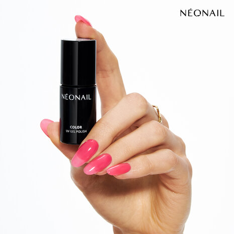 Semi-transparante gelpolish in de kleur 'Underwater Ballet' aangebracht op nagels
