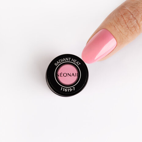 gelpolish in de kleur 'Radiant Heat' - zomerse roze tint van NEONAIL
