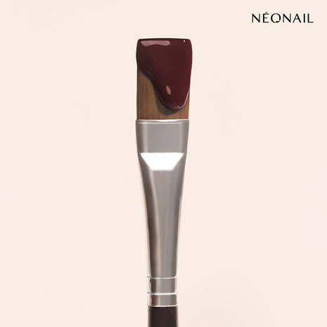 gelpolish in de kleur 'Classic  Masterpiece' van NEONAIL - donker rode tint