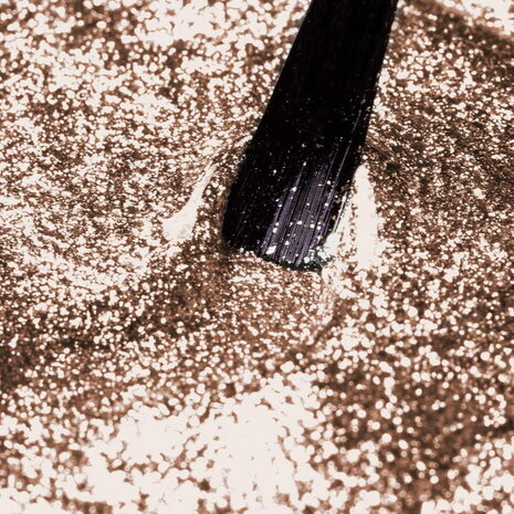 gelpolish van NEONAIL in de kleur 'Shimmering Goldrush' - gouden tint 