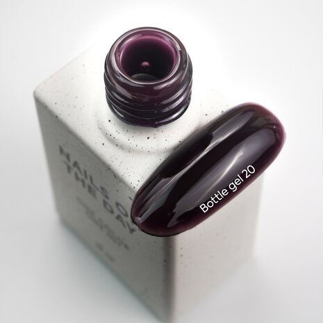 Bottle Gel 20 van het merk Nails Of The Day - donker bruine tint