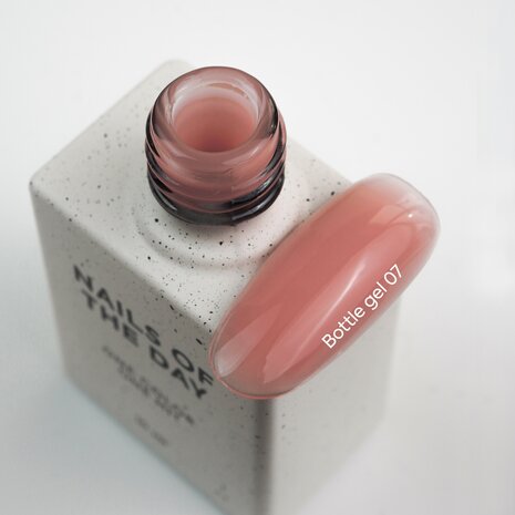 NOTD  Bottle Gel 07