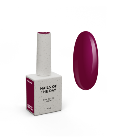 NOTD Color of the Month – October 2025 Toscano - donker rode tint