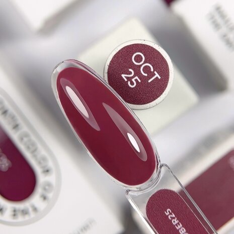 NOTD Color of the Month – October 2025 Toscano - donker rode tint