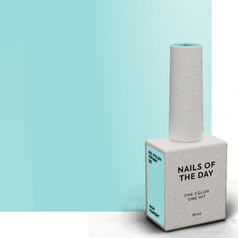 gelpolish in de kleur 'Tiffany' van het merk Nails Of The Day - zomerse blauwe tint