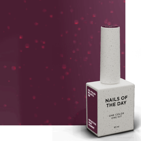 gelpolish in de kleur 'Bellucci' van het merk Nails Of The Day - donker rode tint