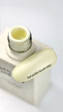 gelpolish van Nails Of The Day in de kleur 'South' - pastel gele tint