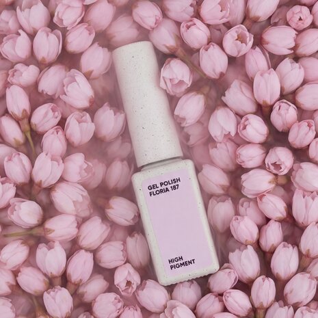 gelpolish in de kleur 'Floria ' van Nails Of The Day- roze pastel tint