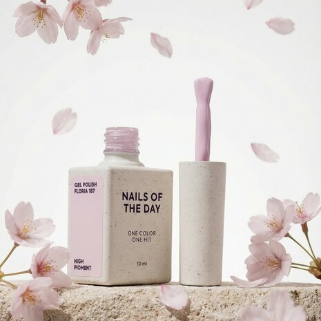gelpolish in de kleur 'Floria ' van Nails Of The Day- roze pastel tint
