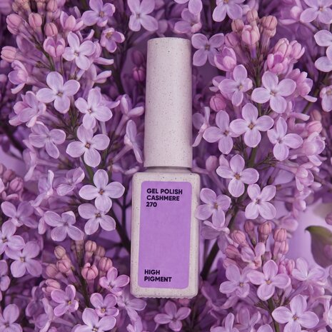 gelpolish in de kleur 'Cashmere' van Nails Of The Day - pastel paarse tint