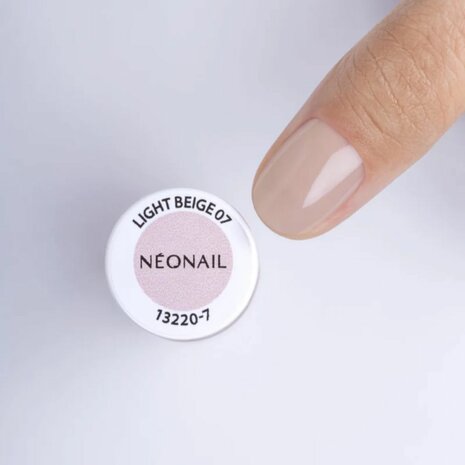 beige nagellak in het kleur ' Light Beige 07' van NEONAIL