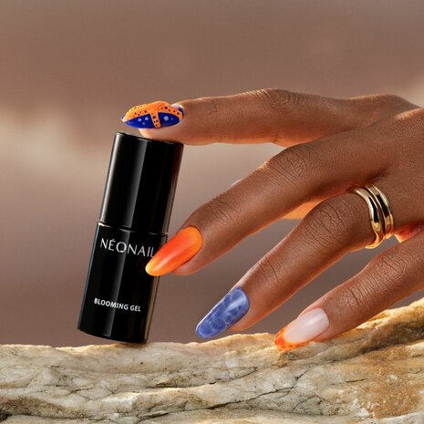gelpolish in de kleur 'Bold Horizon' van NEONAIL - blauwe tint