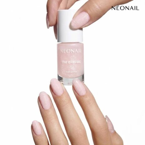 roze nagellak in het kleur 'Glittery Milk 01' van NEONAIL 