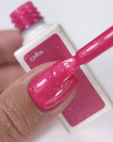 Color Of The Month  Augustus 26  Chrin op nagel - roze glitter tint