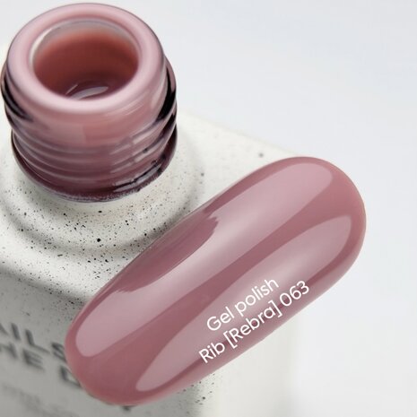 gelpolish van Nails Of The Day in de kleur 'Rebra' - roze herfst tint