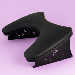 DNKA’ Anatomical Armrest for Manicure BLACK
